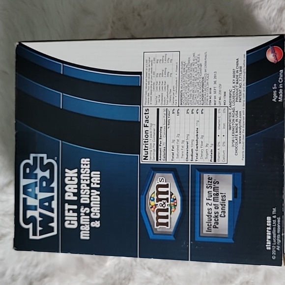 *Rare* 2012 Star Wars Gift Pack Candy Dispenser and Candy Fan - Picture 8 of 10